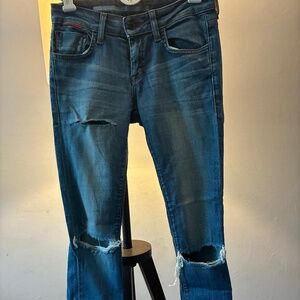 !it Jeans skinny distressed cropped… sexy!